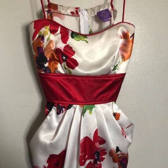 Formal dress from Hudson’s Bay, Petites size 4 - Picture 3 of 6